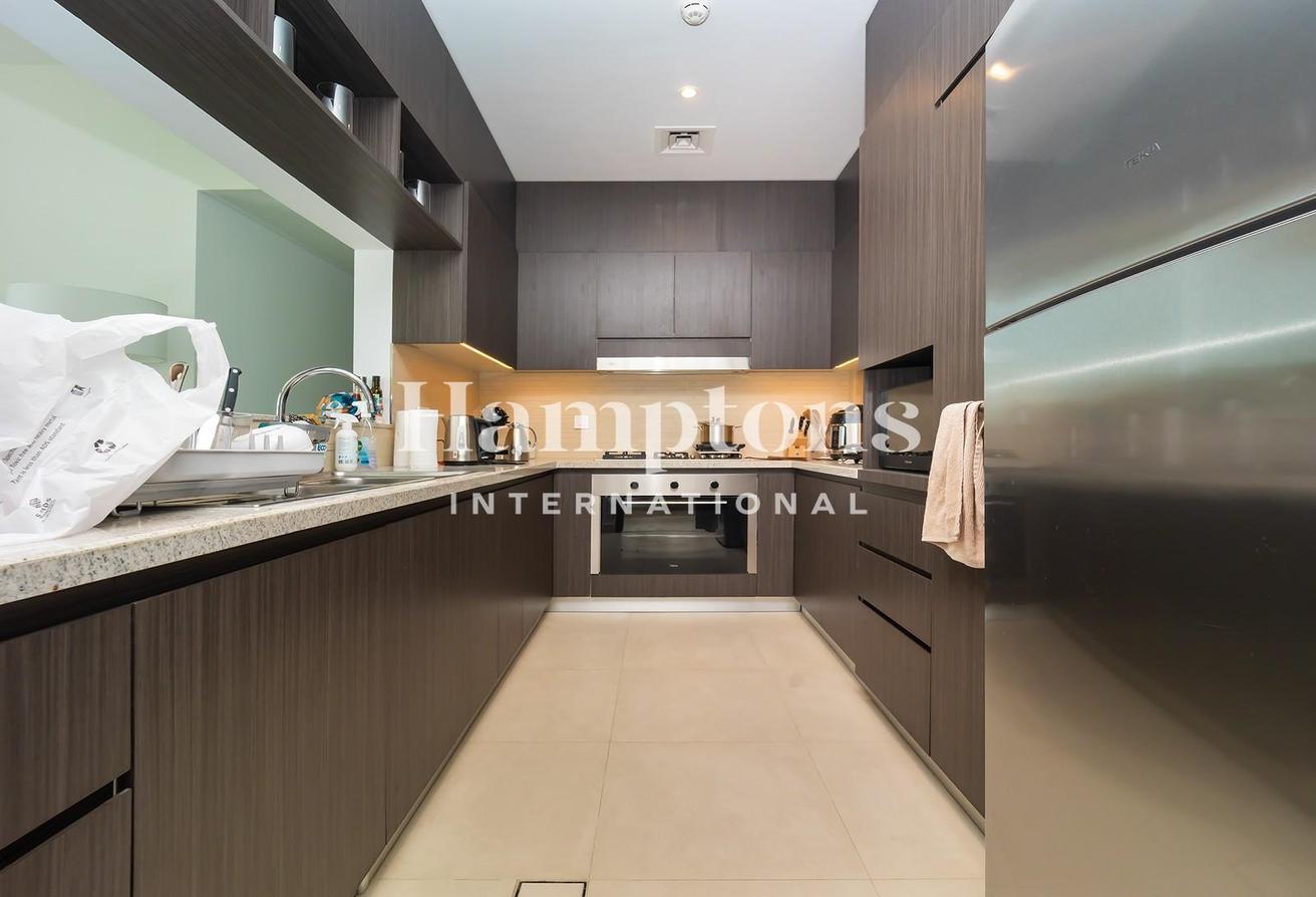 Mall Access | Burj Khalifa View | Fully Furnished photo 9