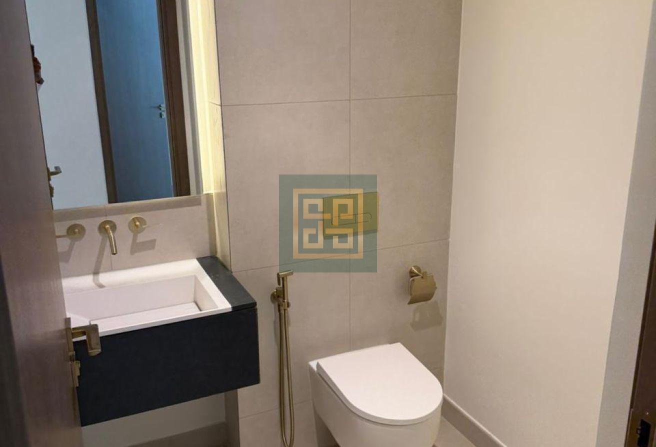 Spacious | Premium Unit | Vacant photo 16