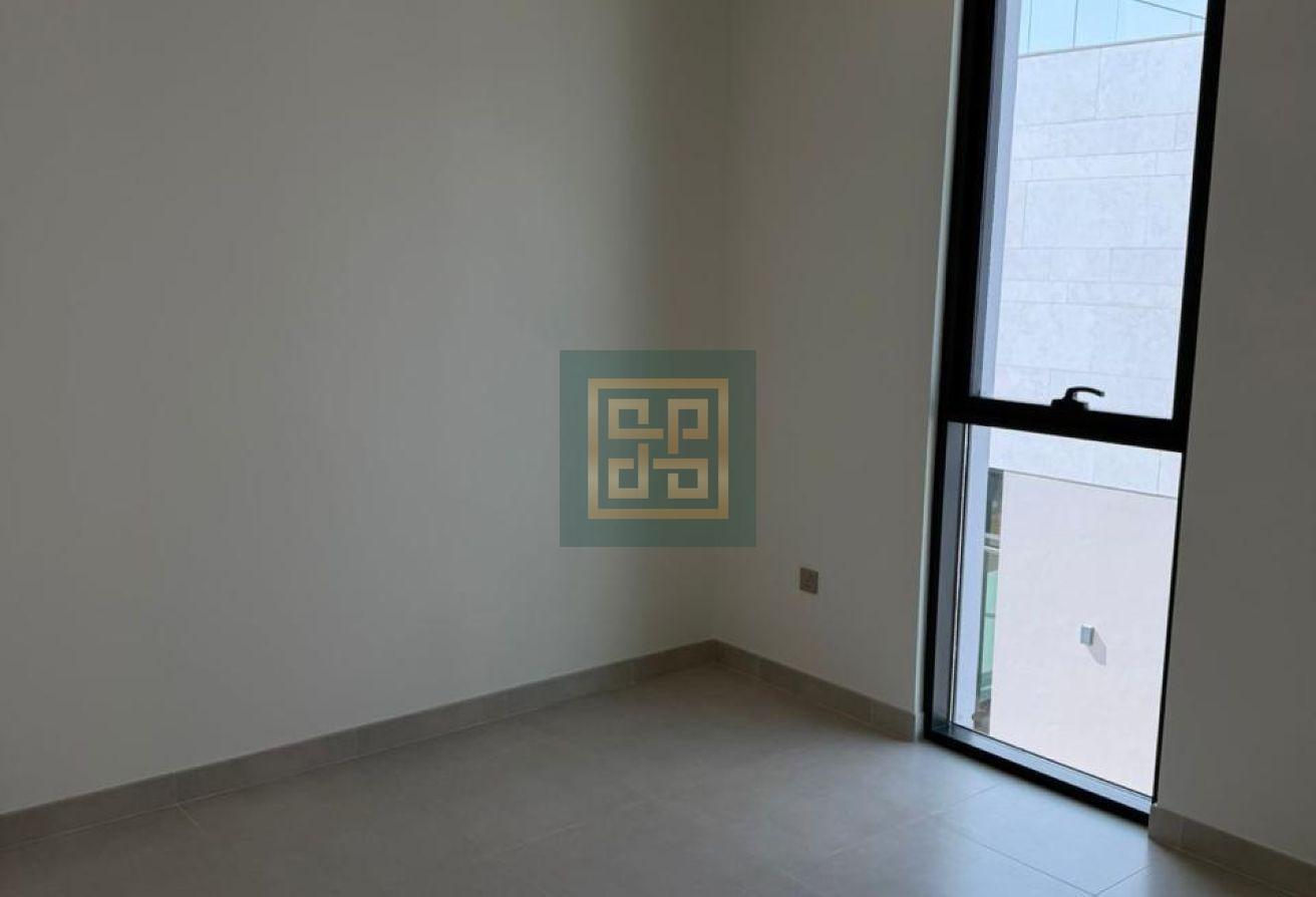 Spacious | Premium Unit | Vacant photo 15