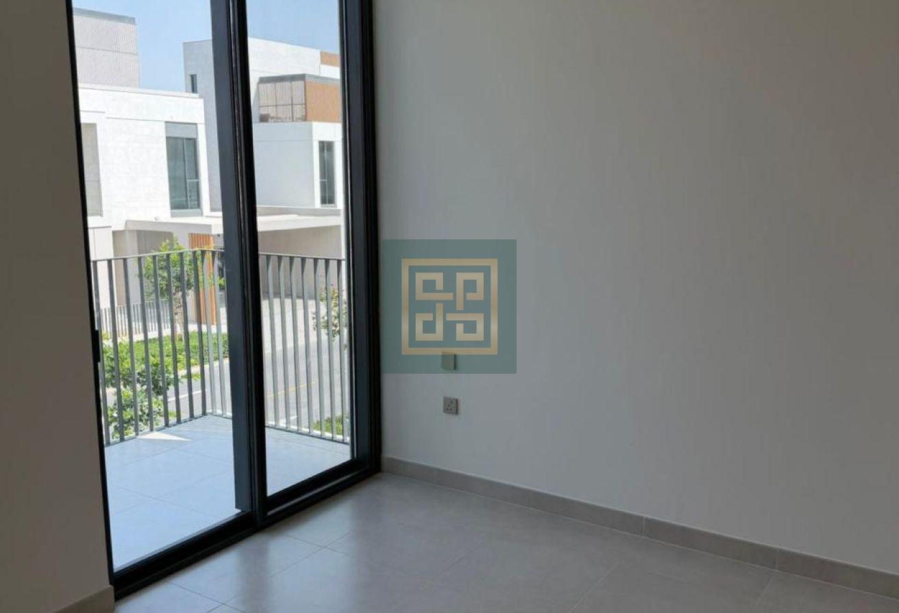 Spacious | Premium Unit | Vacant photo 13