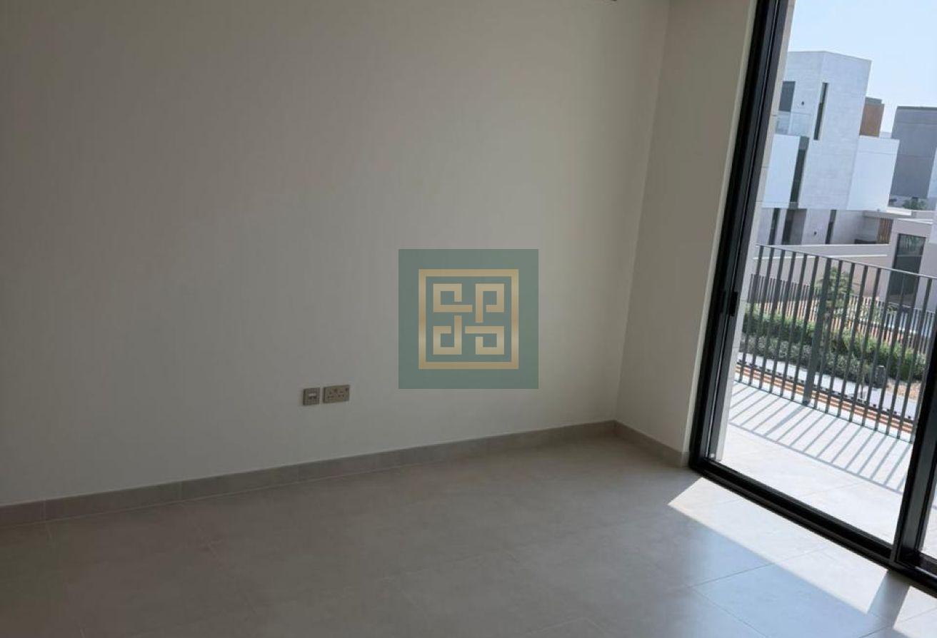 Spacious | Premium Unit | Vacant photo 12