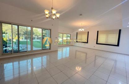Villa - 4 - 6 for rent in Circle Villas - Jumeirah Village Circle - Dubai