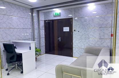 مكتب - استوديو - 4 حمامات للايجار في برج لطيفة - شارع الشيخ زايد - دبي مكتب - استوديو - 4 حمامات للايجار في برج لطيفة - شارع الشيخ زايد - دبي