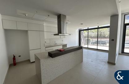 شقة - 4 غرف نوم - 6 حمامات للبيع في اويا رزيدنس‎ - موتور سيتي - دبي