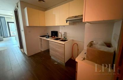 Apartment - Studio - 1 for rent in SOL Bay - Business Bay - Dubai