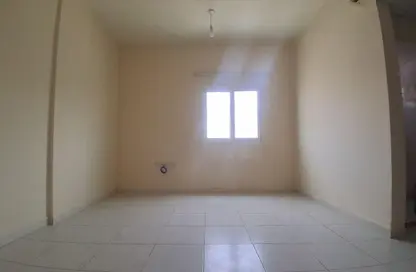 شقة - 1 حمام للايجار في طريق فاير ستاشن - مويلح - الشارقة