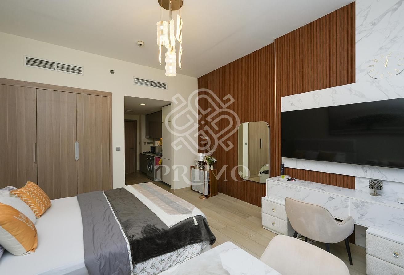FLEXIBLE TERMS I POOL VIEW I FULLY FURNISHED photo 6