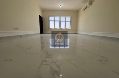 Villa - 4 - 4 for rent in Mohamed Bin Zayed City - Abu Dhabi