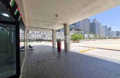 Retail - Studio - 1 Bathroom for rent in DAMAC Majestine - Business Bay - Dubai