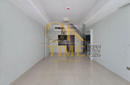 Apartment - 2 Bedrooms - 3 Bathrooms for sale in Gulfa Towers - Al Rashidiya 1 - Al Rashidiya - Ajman
