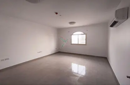 شقة - 2 غرف نوم - 2 حمامات للايجار في الرويكة - المويجي - العين