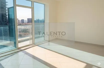 شقة - غرفة نوم - 2 حمامات للايجار في تفريعة القنال 1 - أبراج الجولف - مدينة دبي الرياضية - دبي