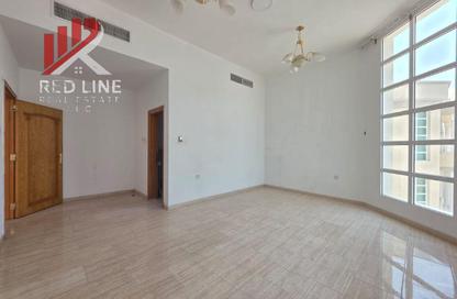 Villa - 4 Bedrooms - 5 Bathrooms for rent in Al Falaj - Al Riqqa - Sharjah