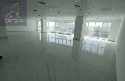 مكتب - غرفة نوم - 4 حمامات للايجار في برج بيزنس تاور - المجاز 2 - المجاز - الشارقة