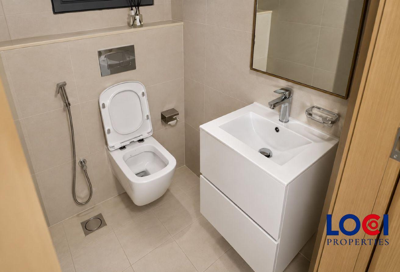 Fully Furnished 1BR | High Floor | Villa Communit photo 6