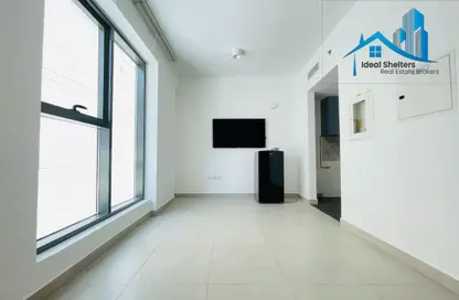 Apartment - 1 Bathroom for rent in Living Garden 2 - District 14 - Jumeirah Village Circle - Dubai