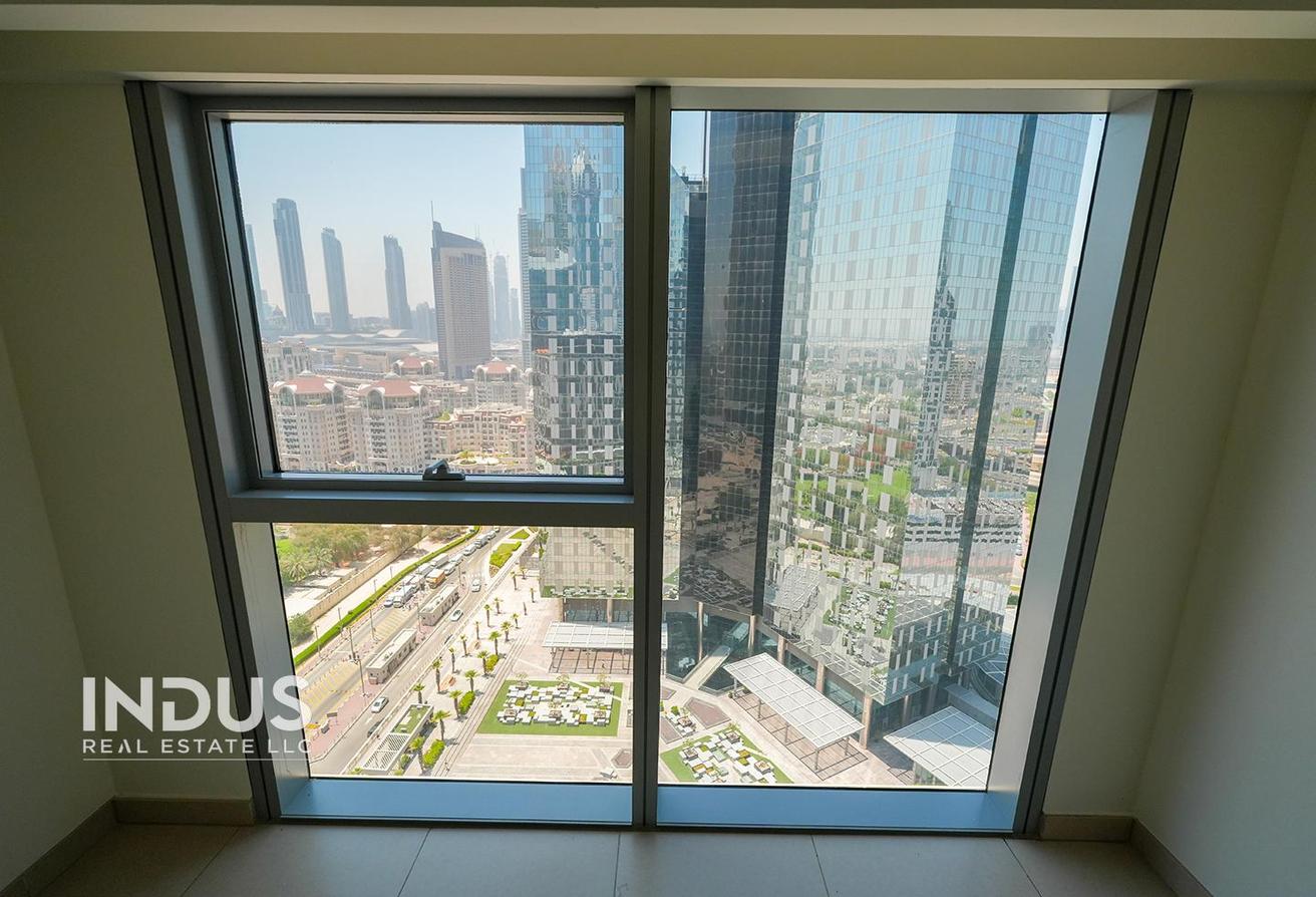 Prime Location | Near Metro | Iconic Views photo 19