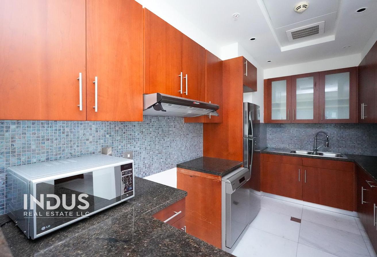 Prime Location | Near Metro | Iconic Views photo 9