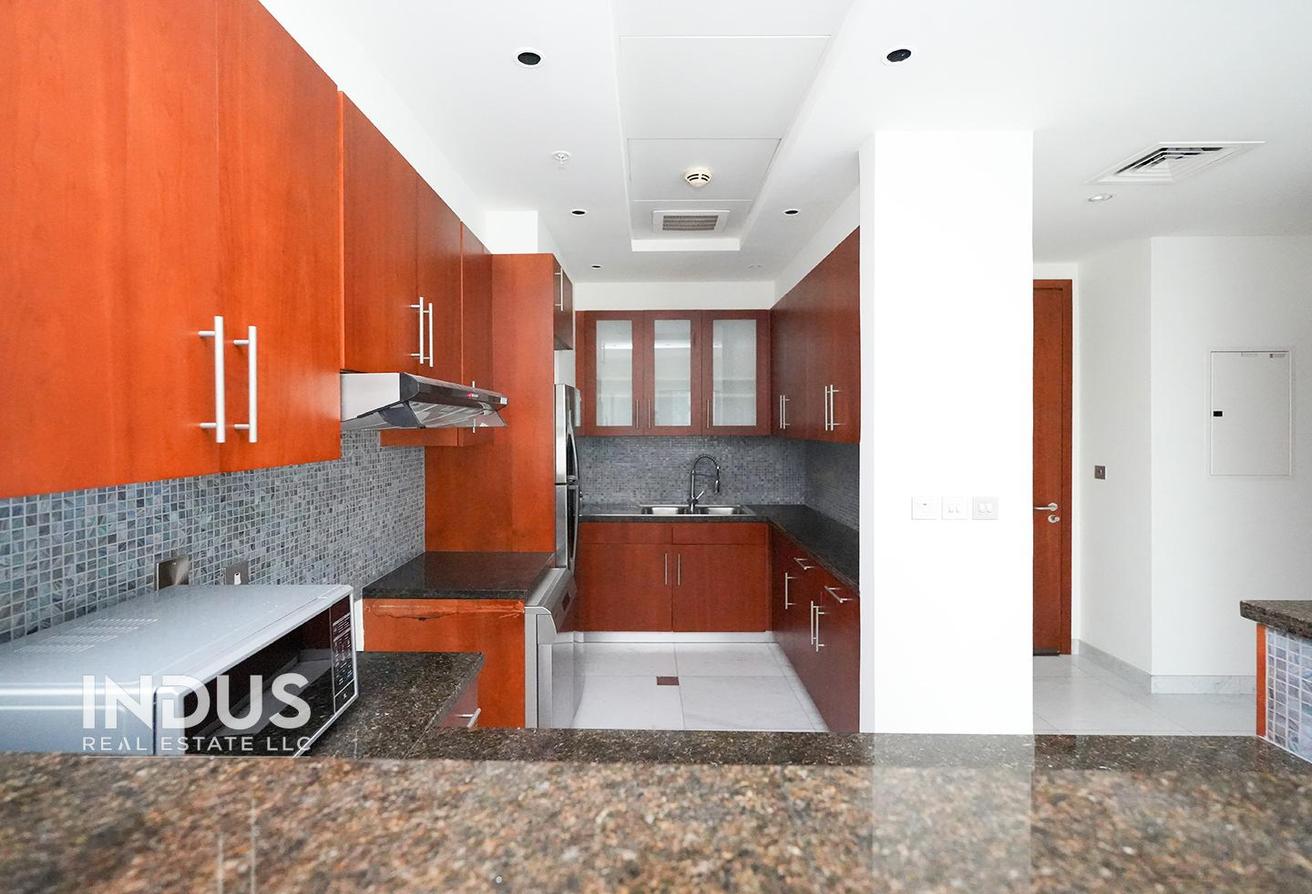 Prime Location | Near Metro | Iconic Views photo 8