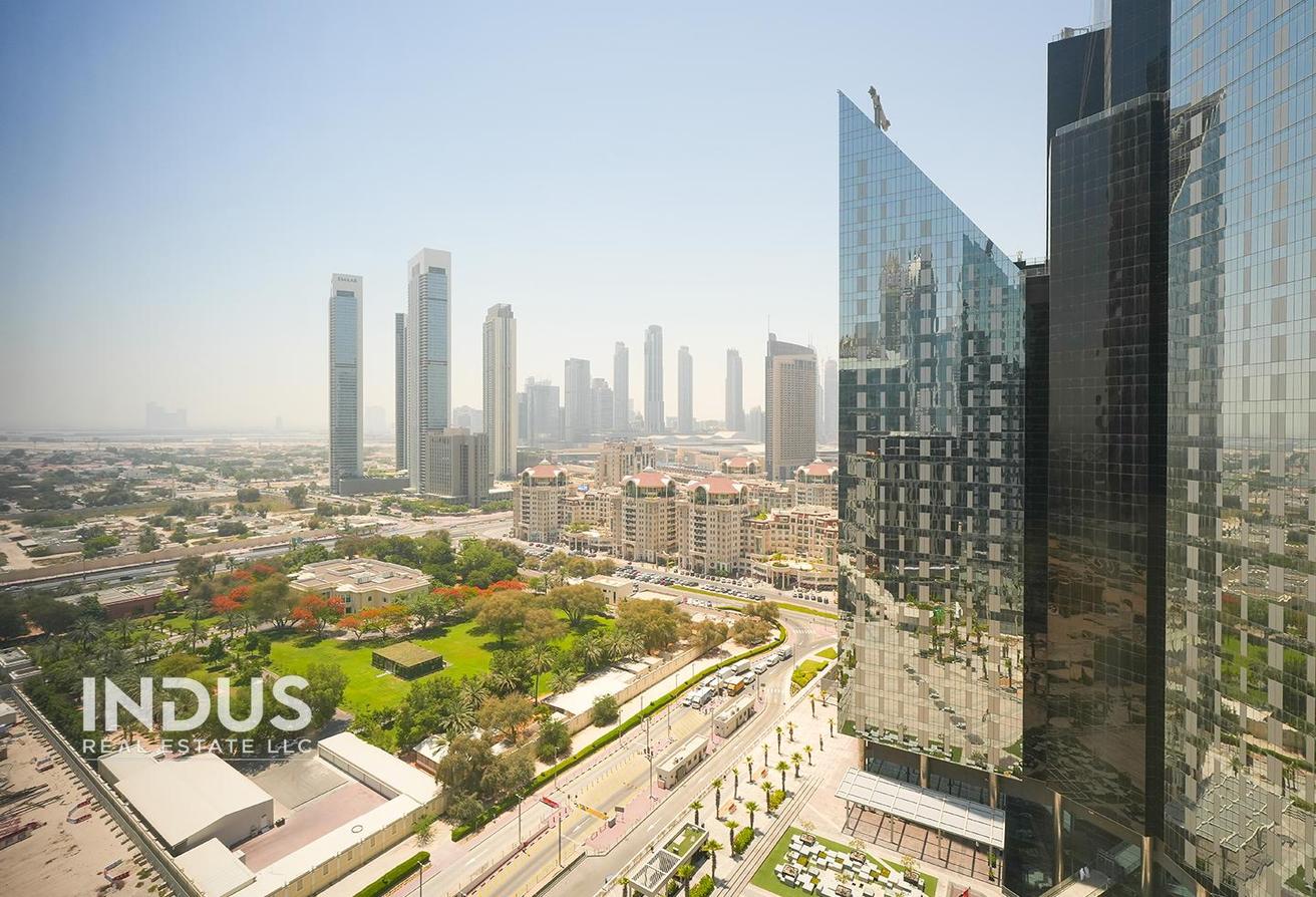 Prime Location | Near Metro | Iconic Views photo 16