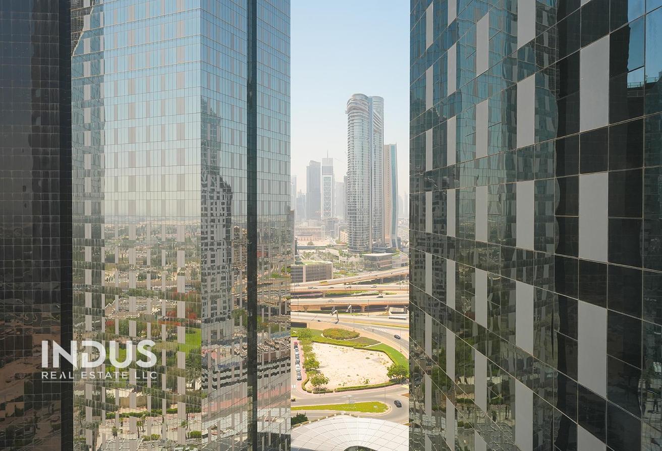 Prime Location | Near Metro | Iconic Views photo 17