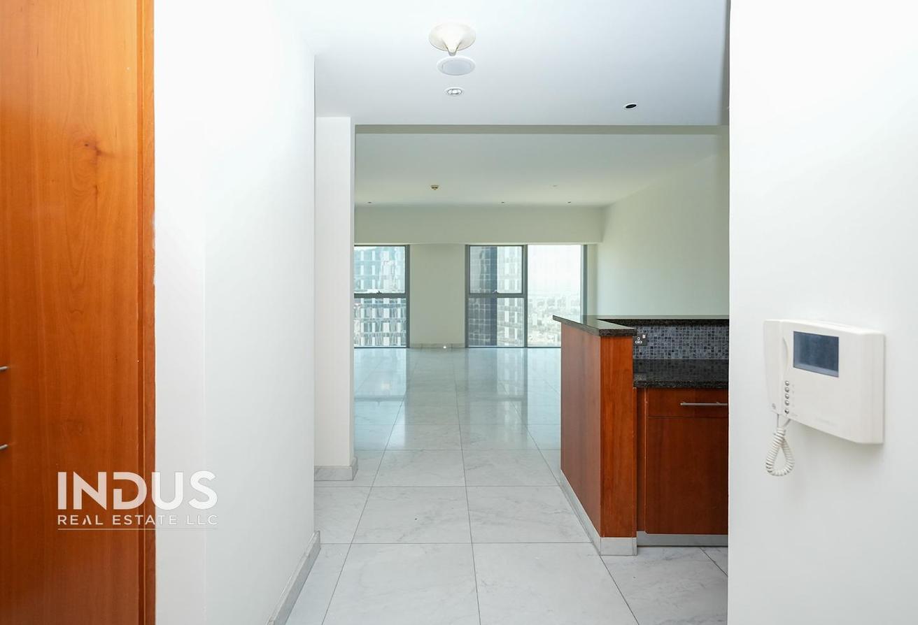 Prime Location | Near Metro | Iconic Views photo 7