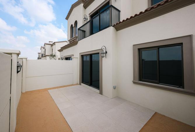 Spacious 2Bedroom l Middle Unit l Single Row — photo 4