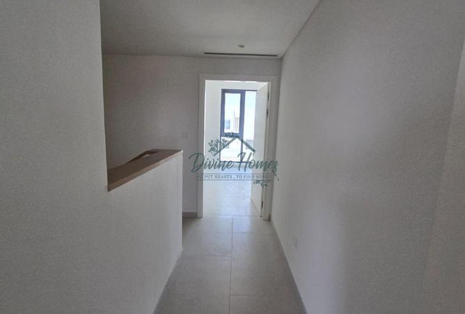98278217 - Property Image 2