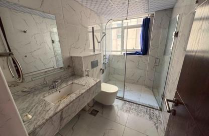 Apartment - 2 Bedrooms - 2 Bathrooms for rent in Thuraya Al Majaz Building - Al Majaz 3 - Al Majaz - Sharjah