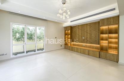 Villa - 4 - 4 for rent in Meadows 2 - Meadows - Dubai Villa - 4 - 4 for rent in Meadows 2 - Meadows - Dubai