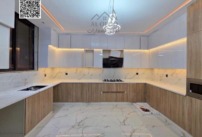 83570125 - Property Image 3
