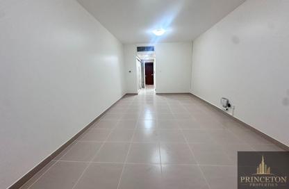 Apartment - Studio - 1 Bathroom for rent in Golden Sands 6 - Mankhool - Bur Dubai - Dubai