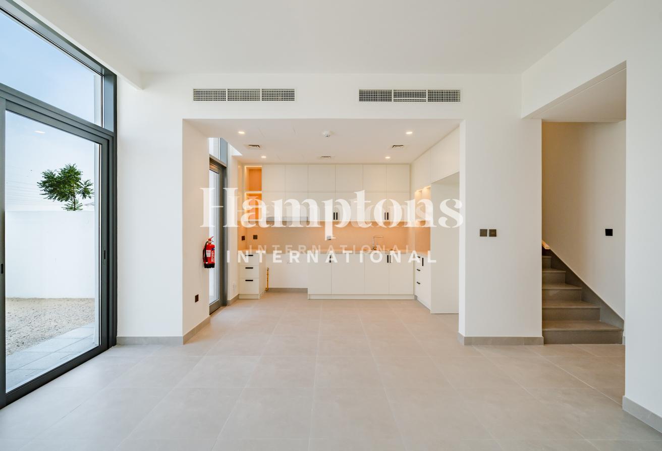 Vacant | Near to Pool Gym | Bright Unit photo 11