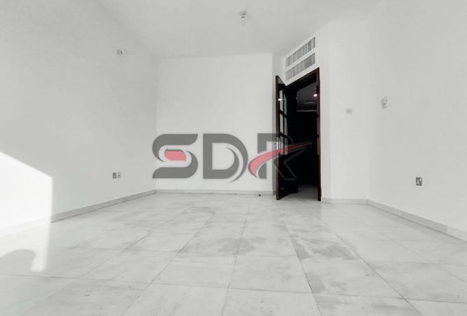 83224923 - Property Image 2