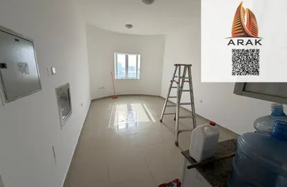 Apartment - Studio - 1 Bathroom for rent in Al Jurf 2 - Al Jurf - Ajman Downtown - Ajman