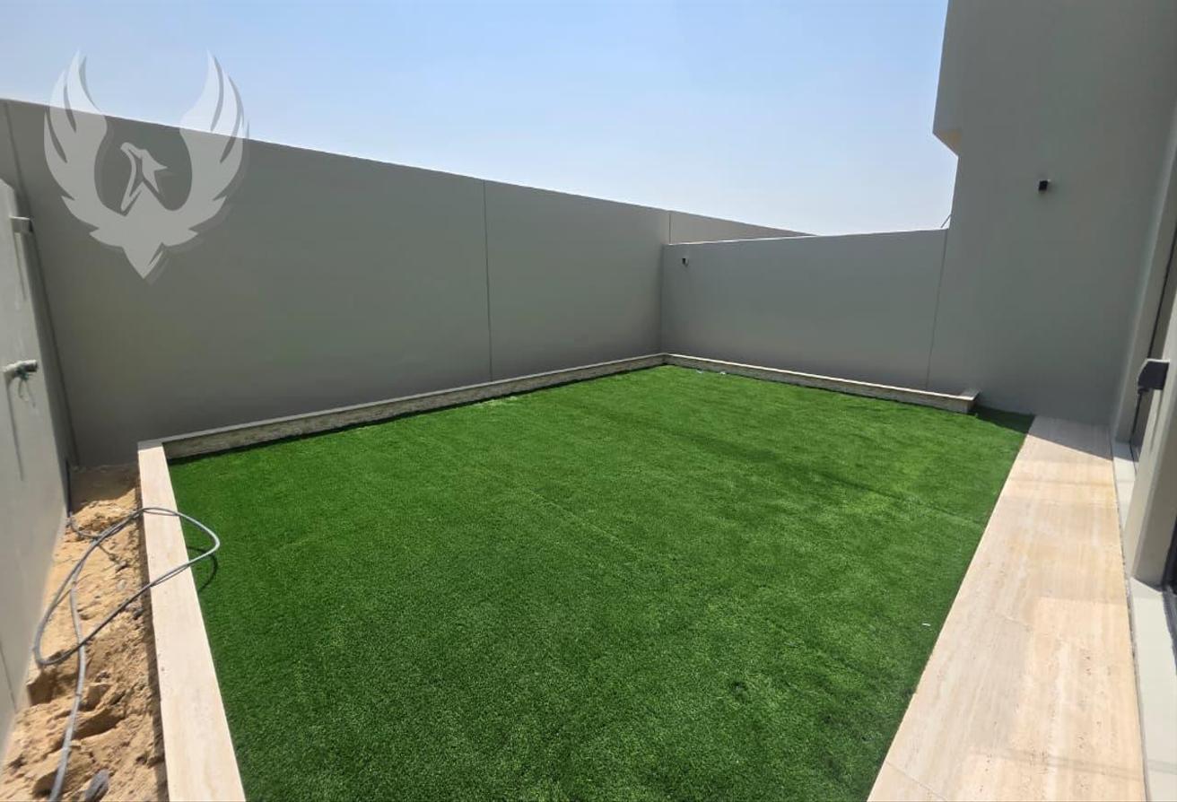 Spacious unit | Landscaped | With Appliances photo 29