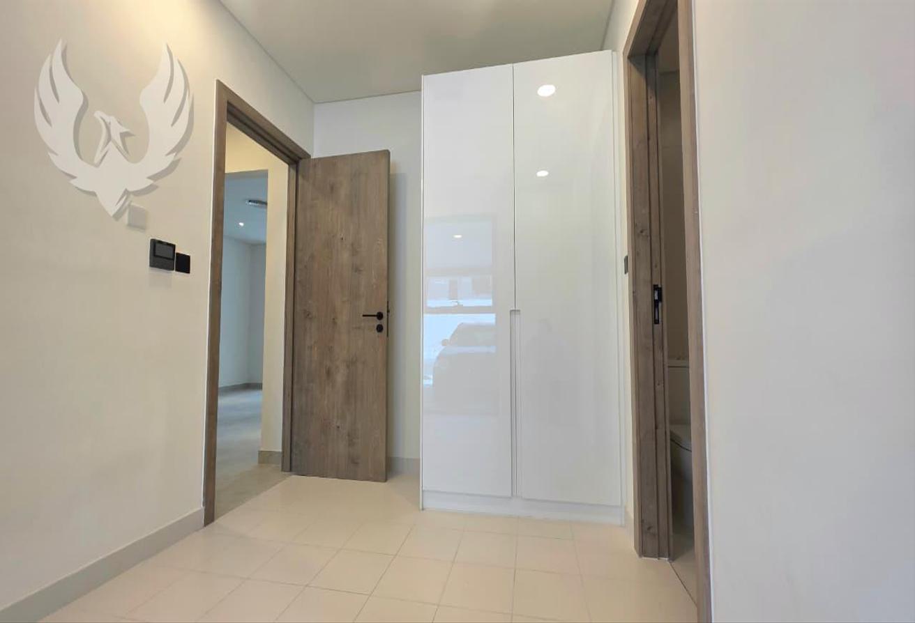 Spacious unit | Landscaped | With Appliances photo 11