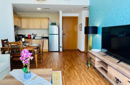 Apartment - 1 - 1 for rent in Mayfair Tower - Business Bay - Dubai