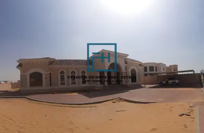 Villa - 4 Bedrooms - 6 Bathrooms for rent in Al Suyoh - Sharjah