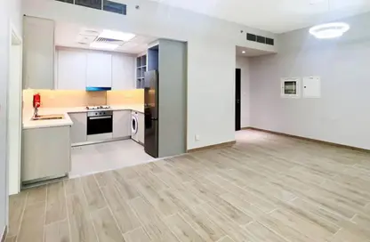 شقة - غرفة نوم - 2 حمامات للايجار في برج سينشري - الخليج التجاري - دبي