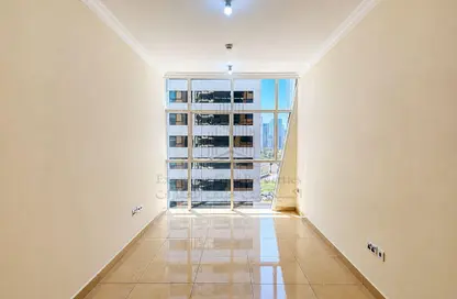 Apartment - 1 Bedroom - 1 Bathroom for rent in Tourist Club Area - Abu Dhabi