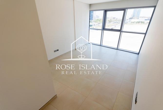 123833000 - Property Image 3