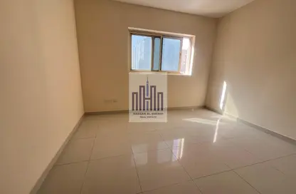 شقة - غرفة نوم - 1 حمام للايجار في طريق فاير ستاشن - مويلح - الشارقة شقة - غرفة نوم - 1 حمام للايجار في طريق فاير ستاشن - مويلح - الشارقة