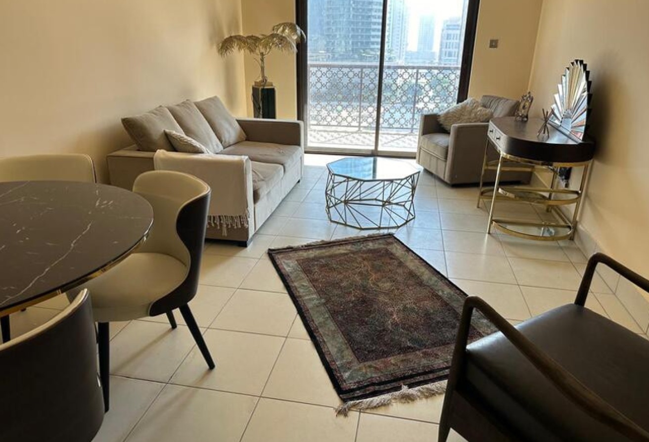 Luxury 1BR | Old Town Architecture | Reehan 7