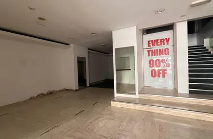 Shop - Studio - 2 Bathrooms for rent in Riggat Al Buteen - Deira - Dubai