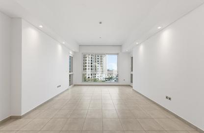 Apartment - 2 Bedrooms - 2 Bathrooms for rent in Marina Residences 5 - Marina Residences - Palm Jumeirah - Dubai