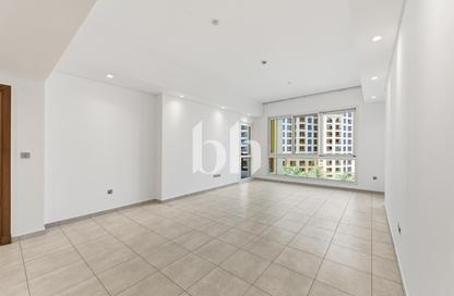 Apartment - 2 Bedrooms - 2 Bathrooms for rent in Marina Residences 5 - Marina Residences - Palm Jumeirah - Dubai