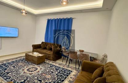 شقة - غرفة نوم - 2 حمامات للايجار في مساكن كورنيش عجمان - طريق كورنيش عجمان - عجمان