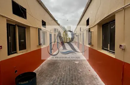 سكن عمال - استوديو - 8 حمامات للايجار في الجليل - الصجعة - الشارقة