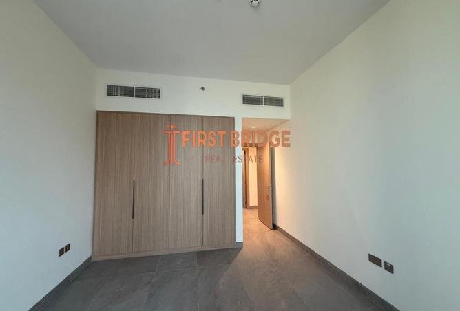 87033360 - Property Image 2